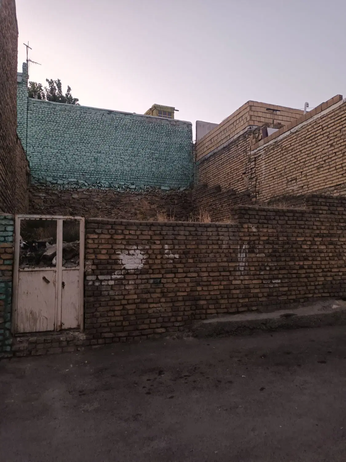 زمین در شهرک ولیعصر
