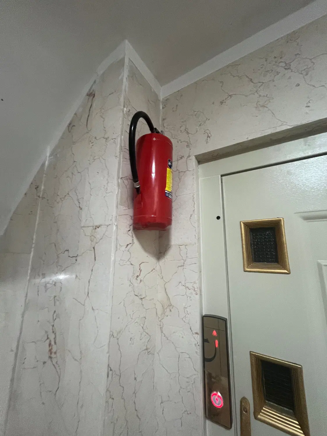 تکواحدی با آسانسور وپارکینگ موسی آباد
