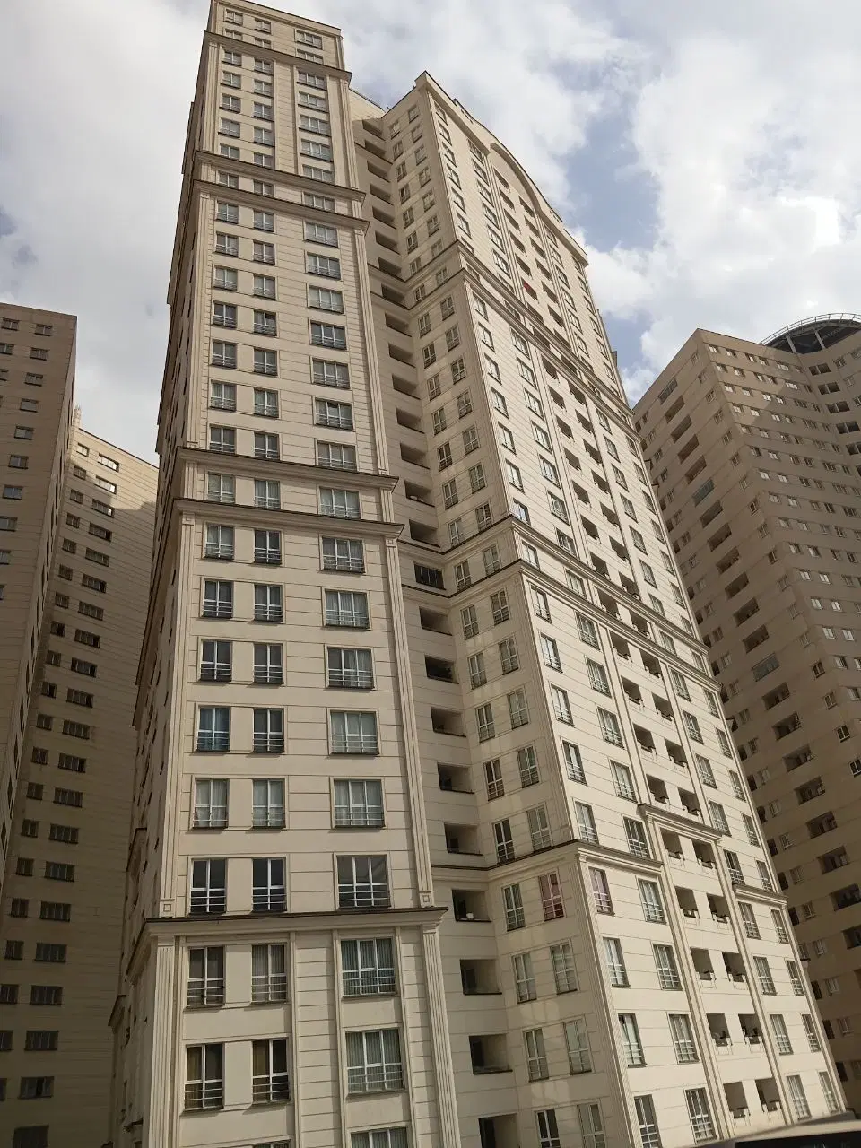 مروارید شهر برج نورا (چیتگر)