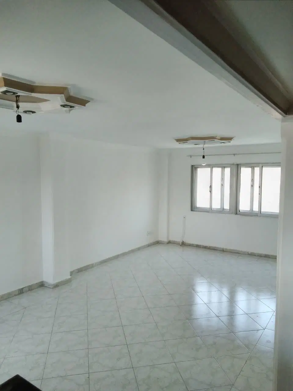۹۰ متر دوخوابه پارکینگ و آسانسور، نواب