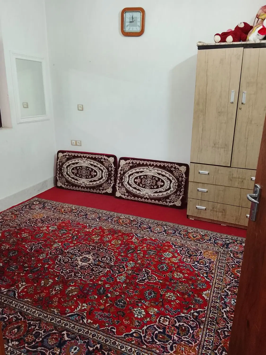 ویلا و زمین مسکونی ۱۰۹۰ متر