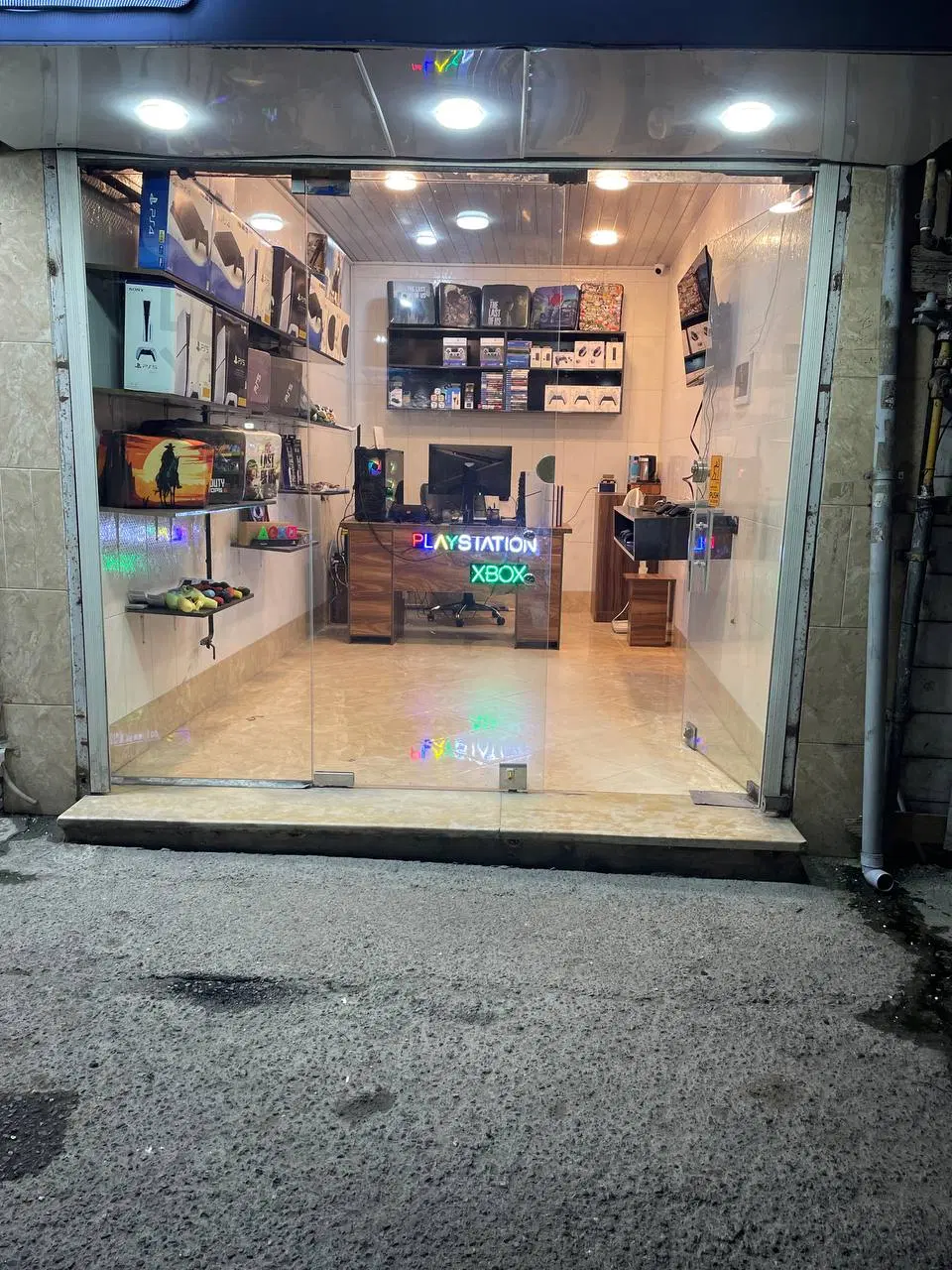 اجاره مغازه ۱۴ متری