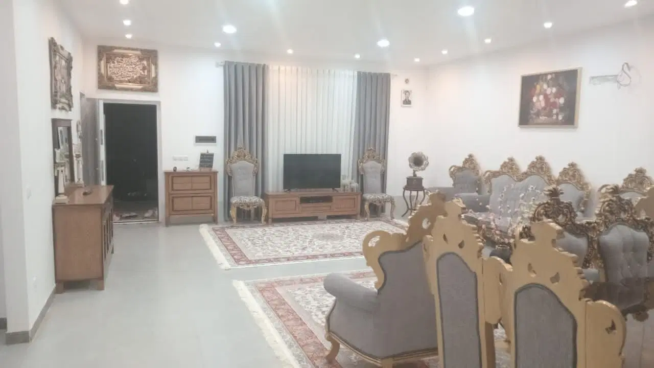 ویلا ۳۰۰ متری. سه خوابه نوساز. قشلاق یوسف آباد