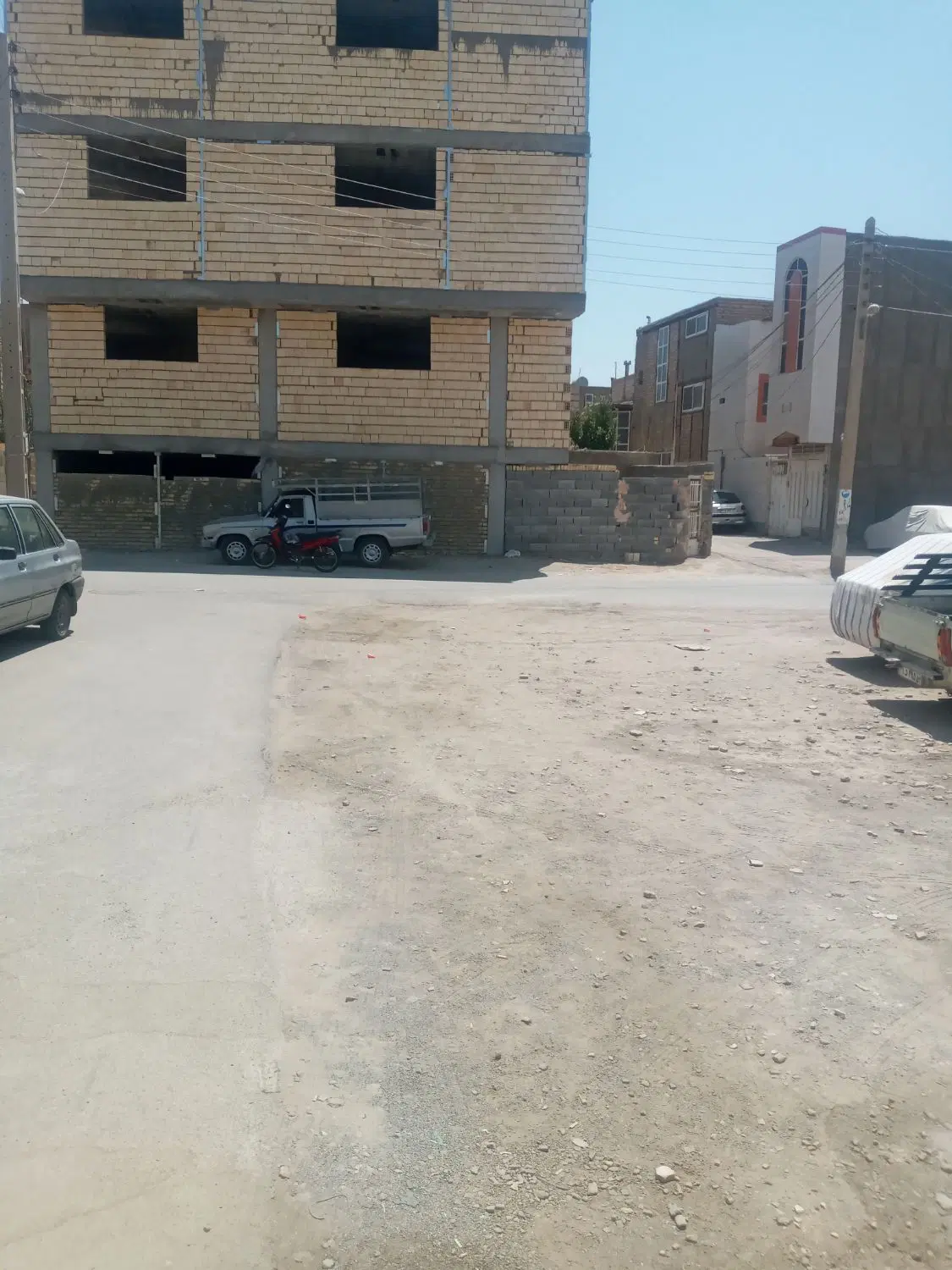 زمین ۱۸۷ متری مسکونی