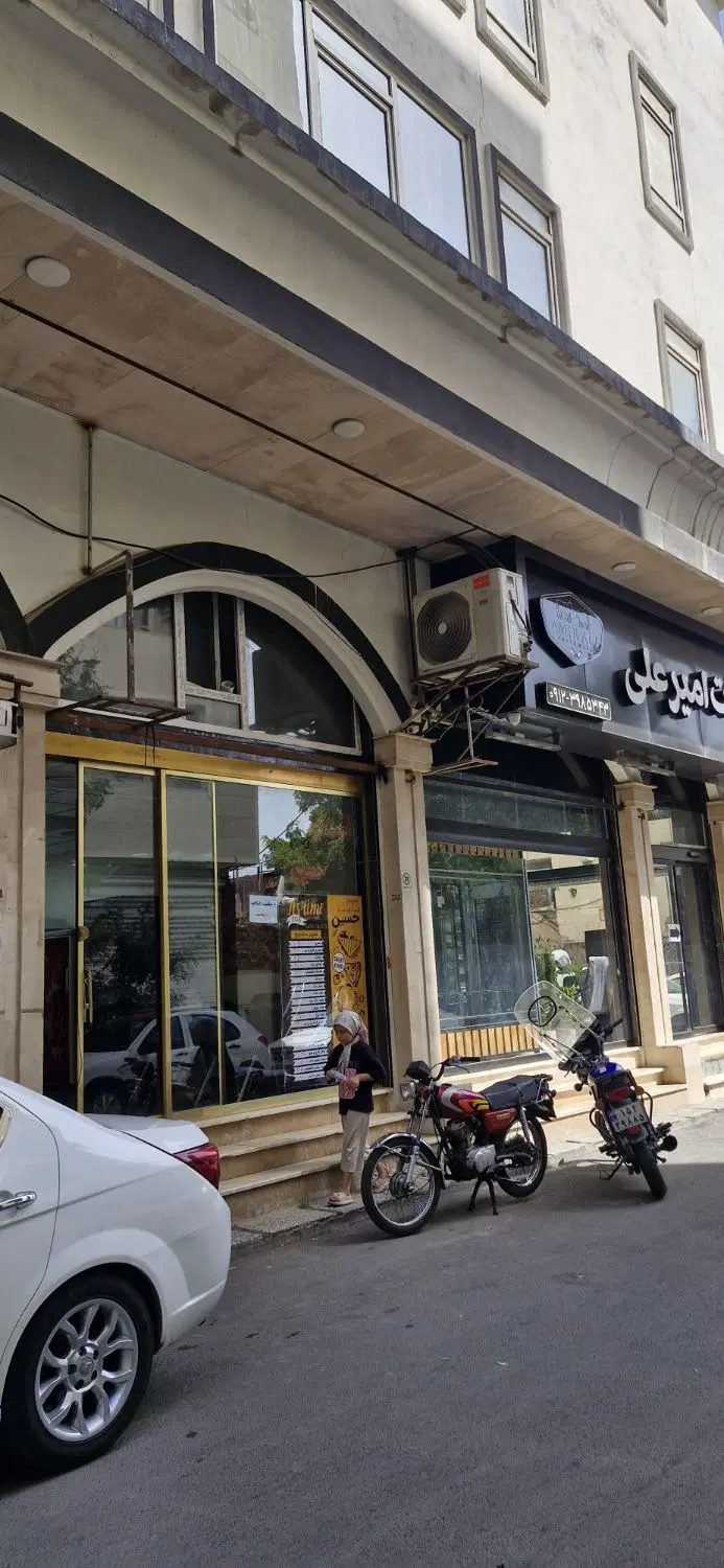مغازه ۴۰ متری تجاری با بهترین لوکیشن
