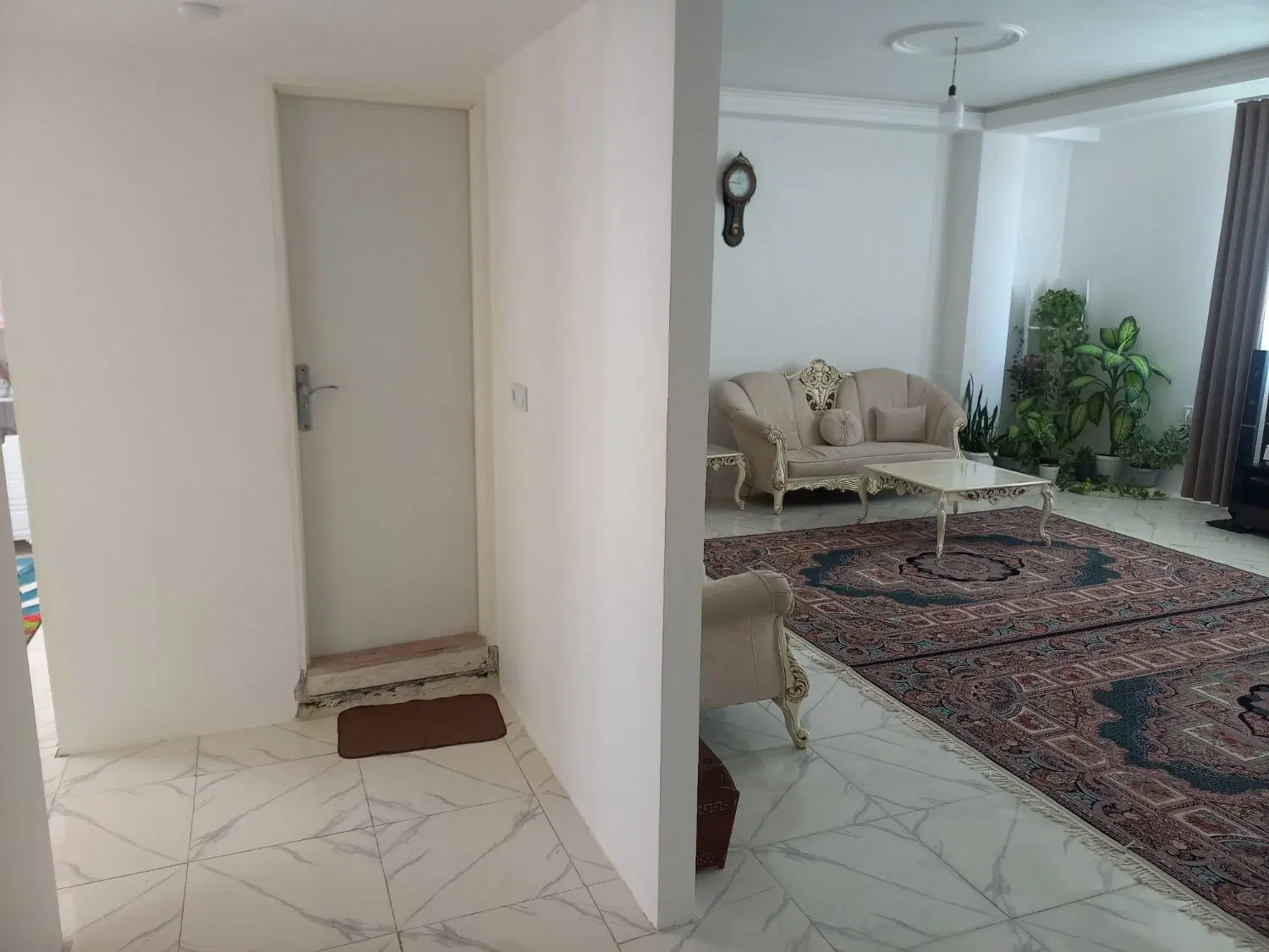 آپارتمان تک واحدی