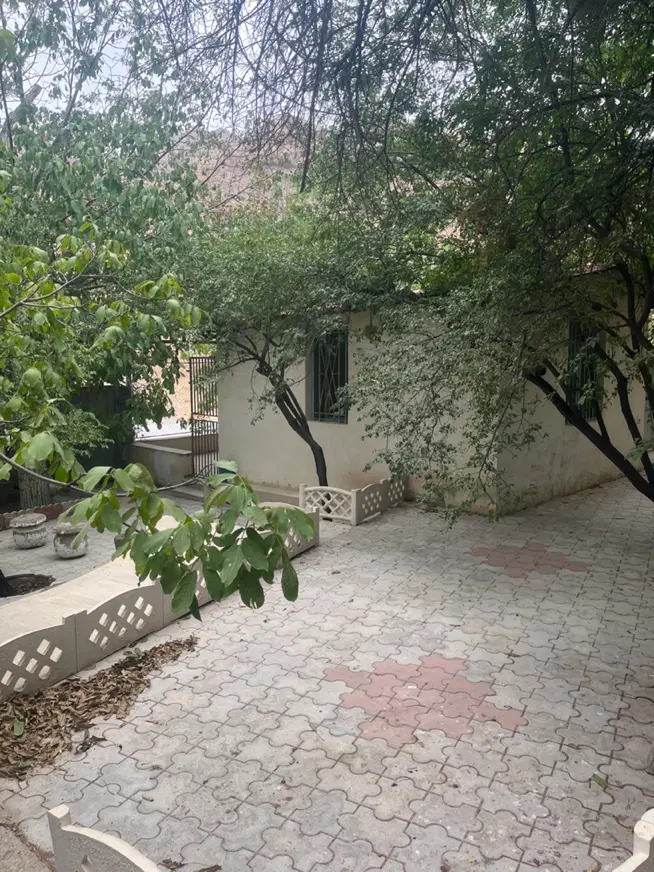 باغ ویلا با 60متر بنا ساوه زرندیه روستای ورده