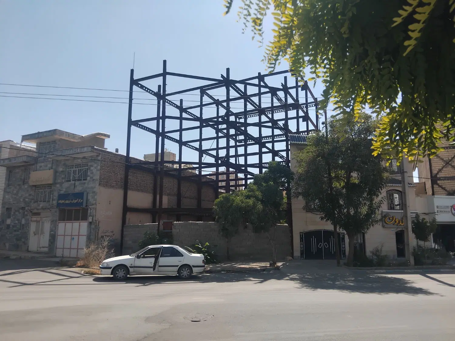 زمین مسکونی فرمانداری