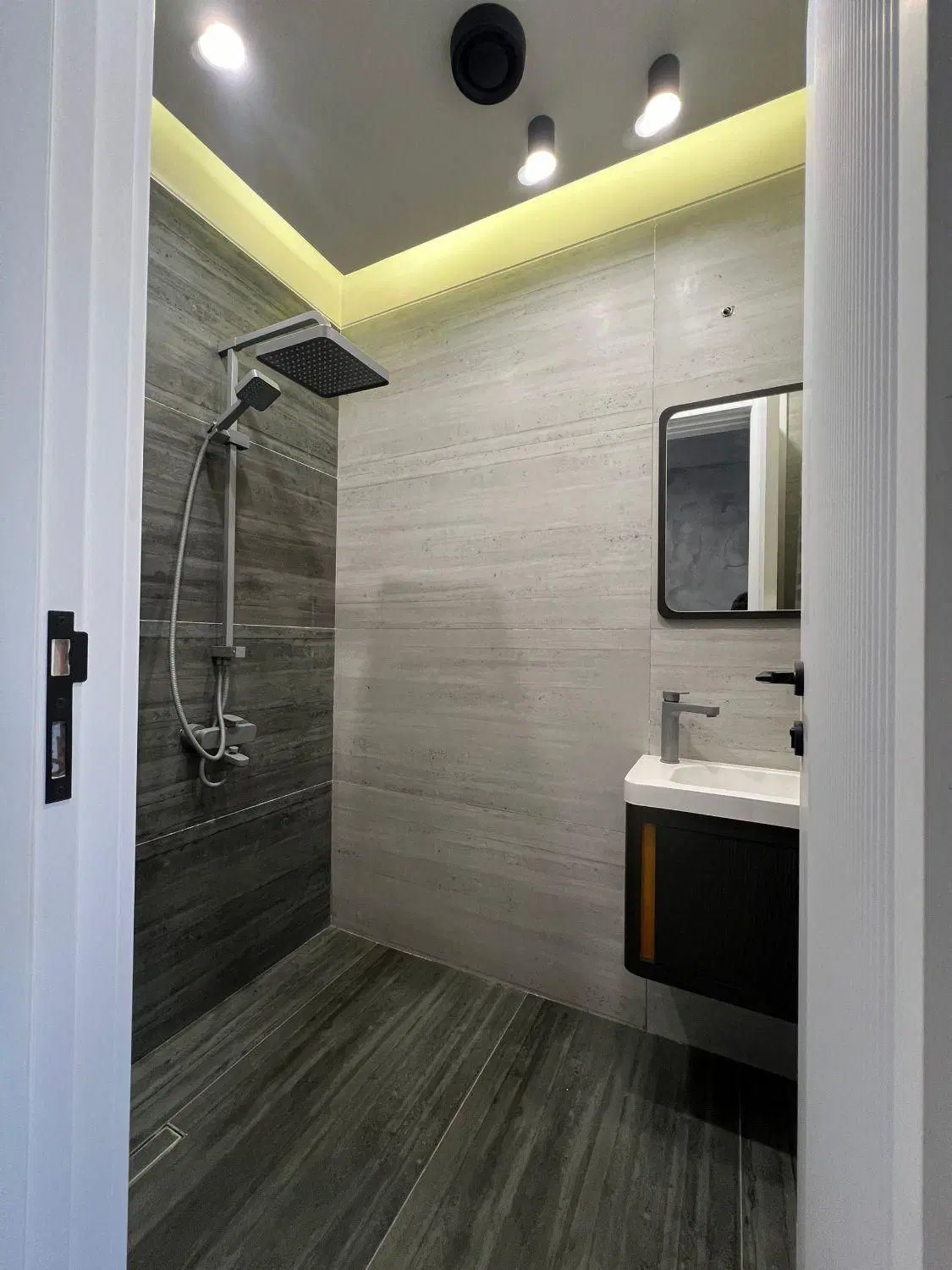 یک دستگاه آپارتمان دوخوابه اجاره ای