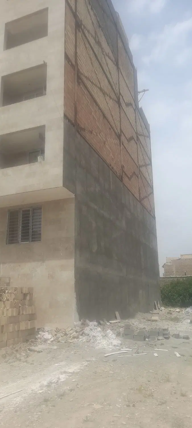 زمین دو کله پنجم شرقی کوچه بهاران