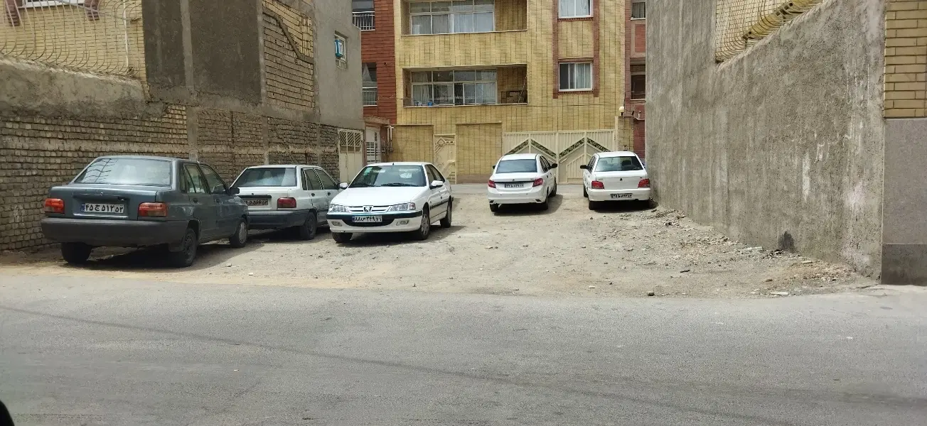 زمین دو نبش ۱۶۰ متر