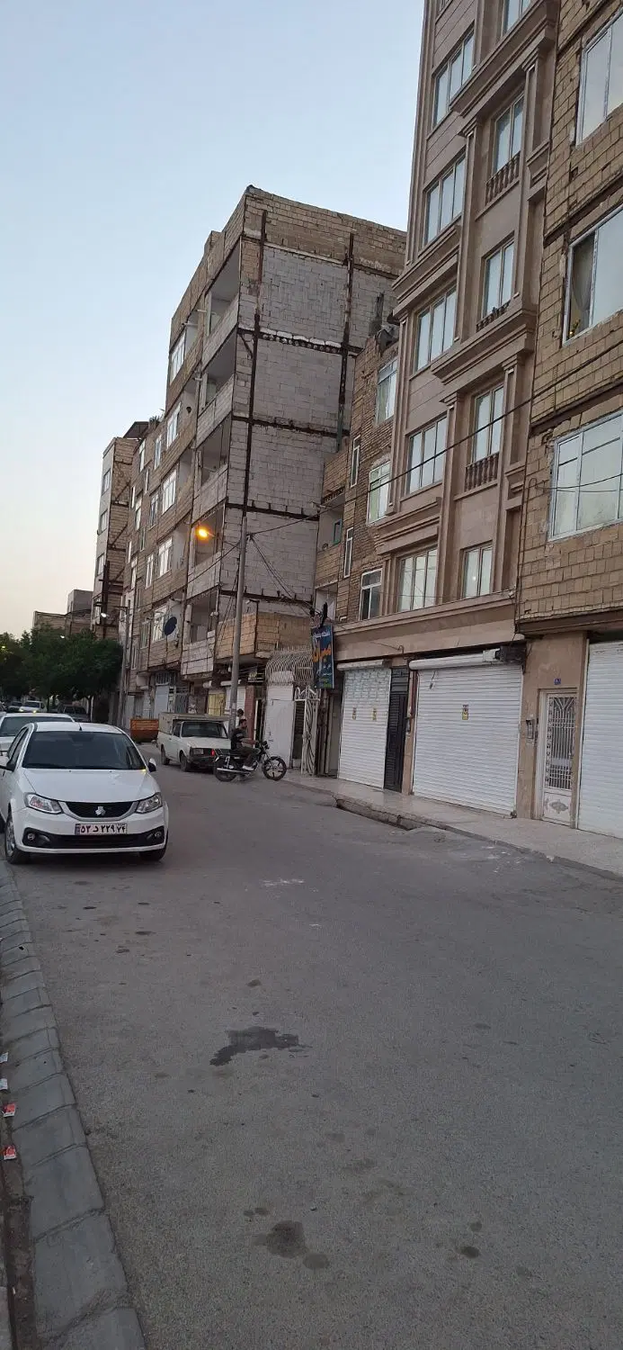 طبرسی شمالی ۱۸۳ متری فول کنار مترو