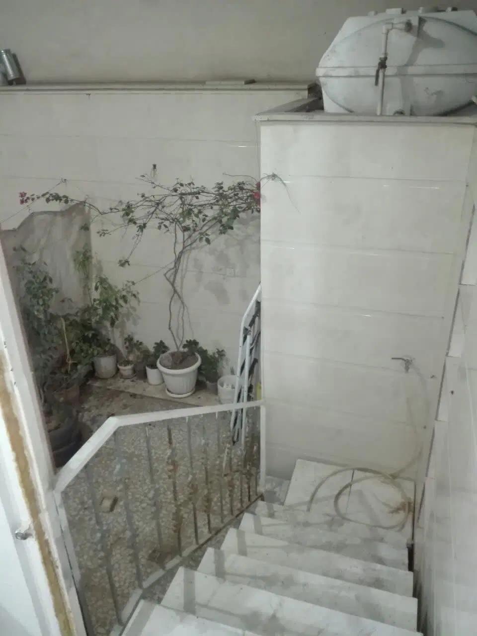 خانه اجاره ای ۱۱۲ متر همکف و نیم طبقه بالا