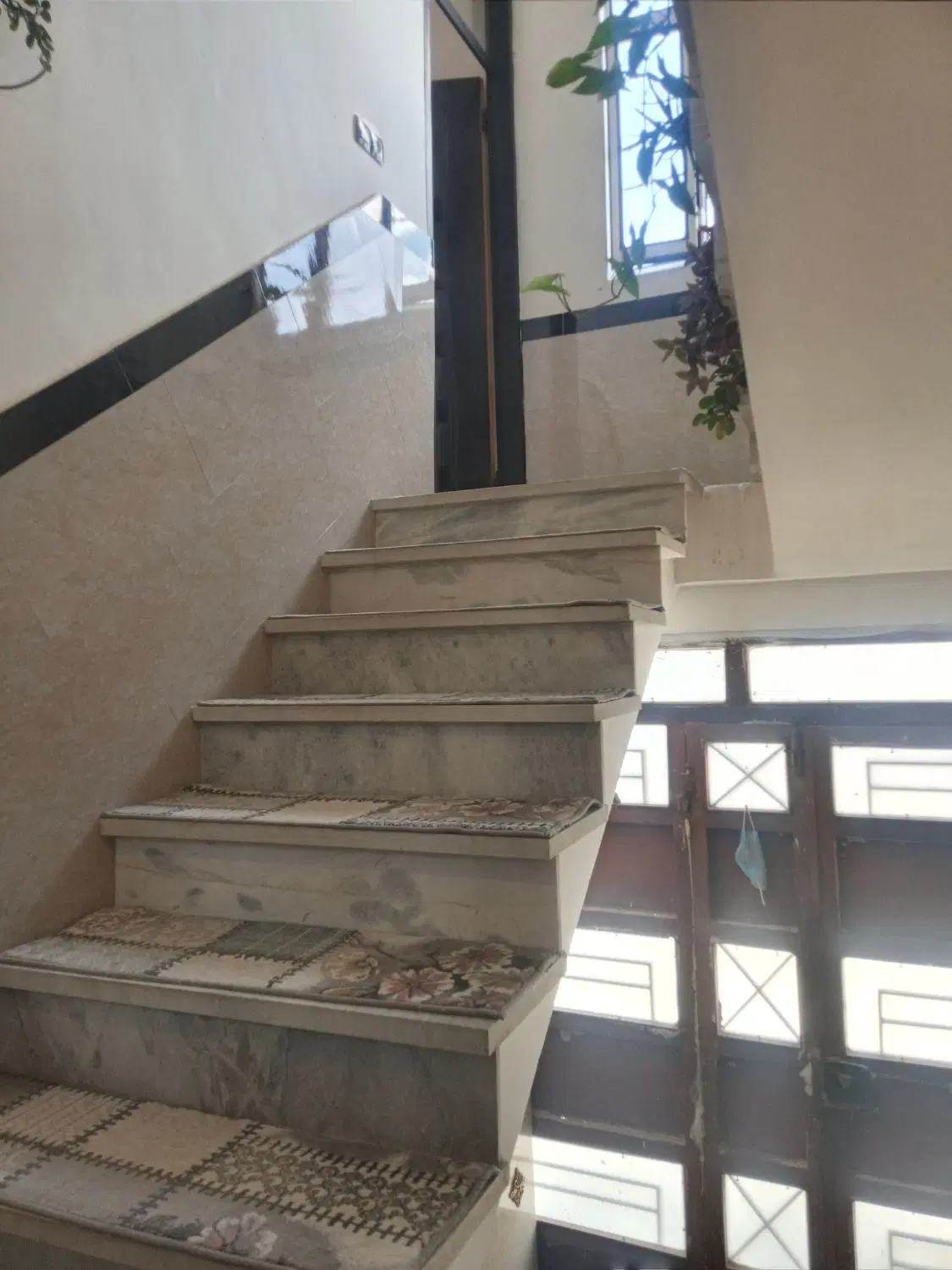یک واحدمنزل مسکونی درروستای ویهج به فروش میرسد