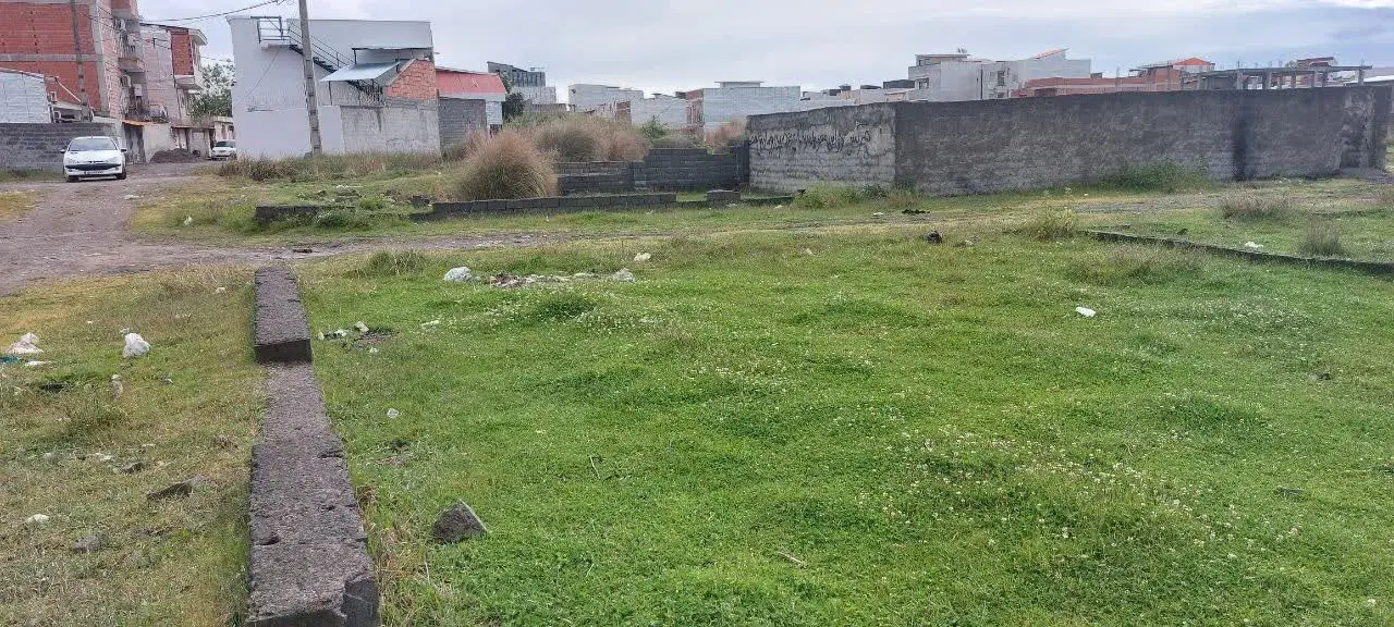 زمین ۱۲۰ متری مسکونی داخل شهر