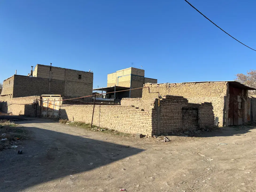 زمین ۴۱۰ متر داخل بافت حاشیه۱۵متر خیابان فولادی