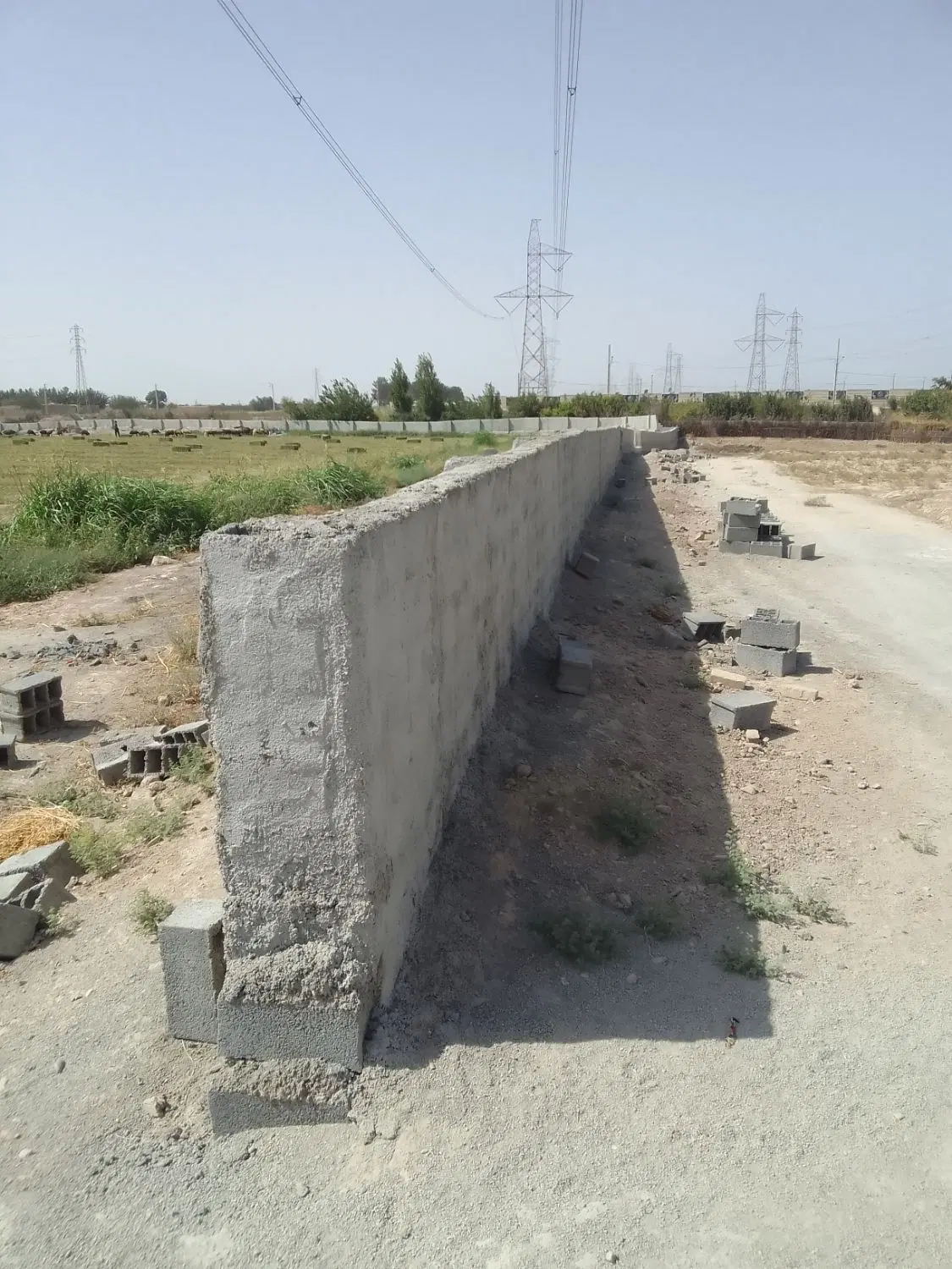 دوتا۷۵۰ متر زمین سند تک ۱۰۰متربامحل