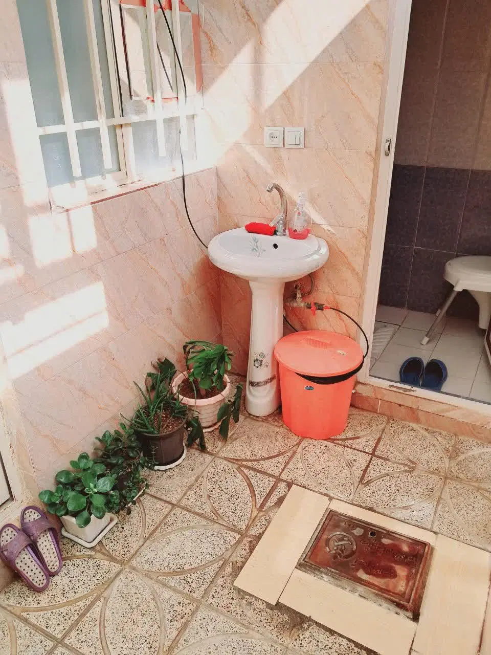 فروش خانه طبقه همکف.اب وبرق وگاز مشترک