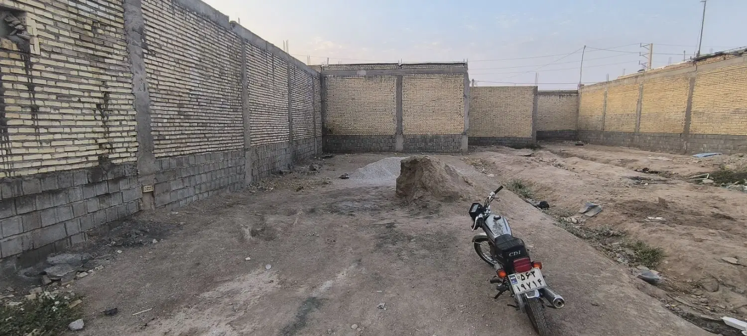 زمین خام کوی پلیس راه