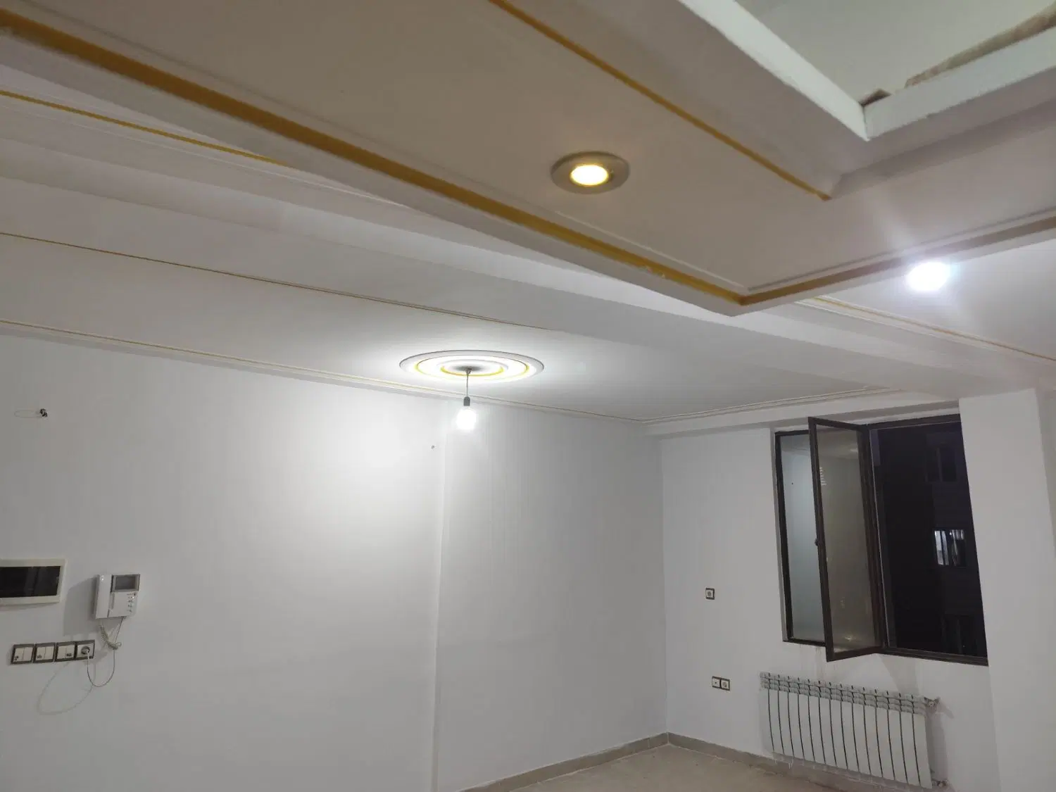 زیباشهر،خ پرنیا 3 طبقه 4 پارکینگ مسقف