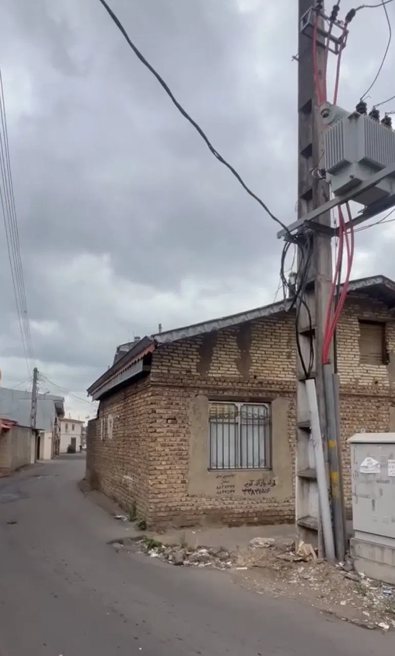 خانه کلنگی ۱۶۰ متر- سند تک برگ -دو بر - ۴۰ متر بر