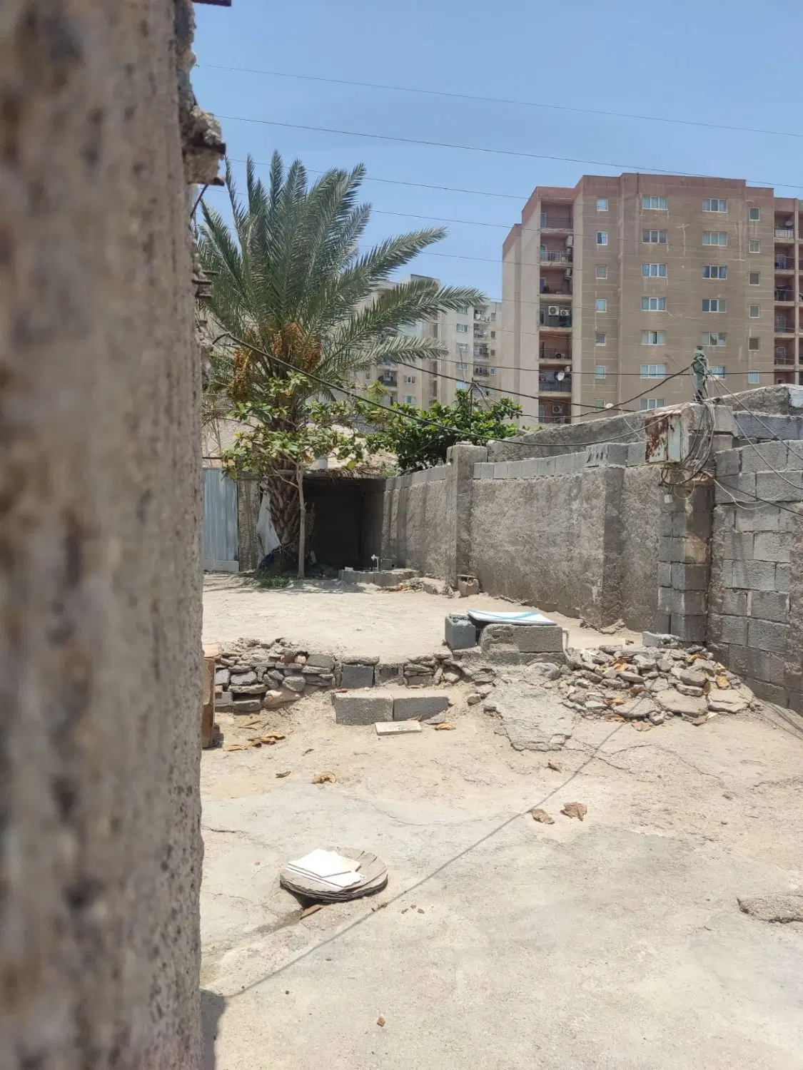 ویلای ۲۰۰ متری دربست با سقف چوبی و حیاط مشجره