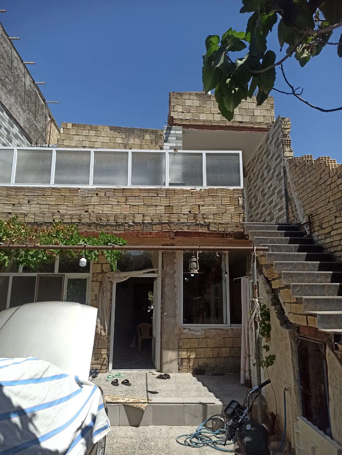 خانه دوطبقه نوساز