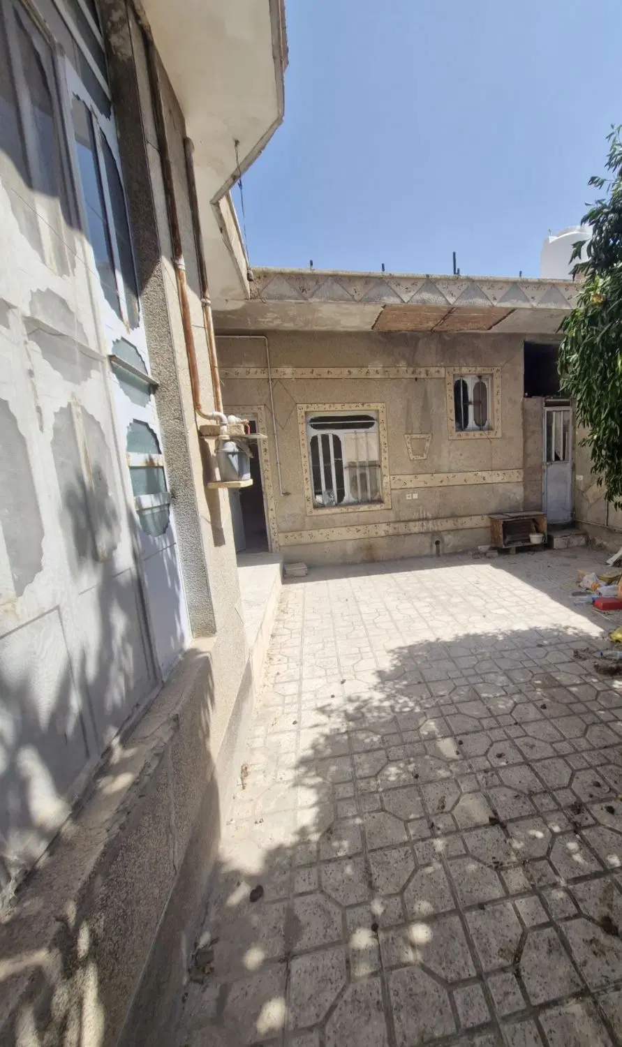 منزل مسکونی حیاط دار مستقل یه طبقه
