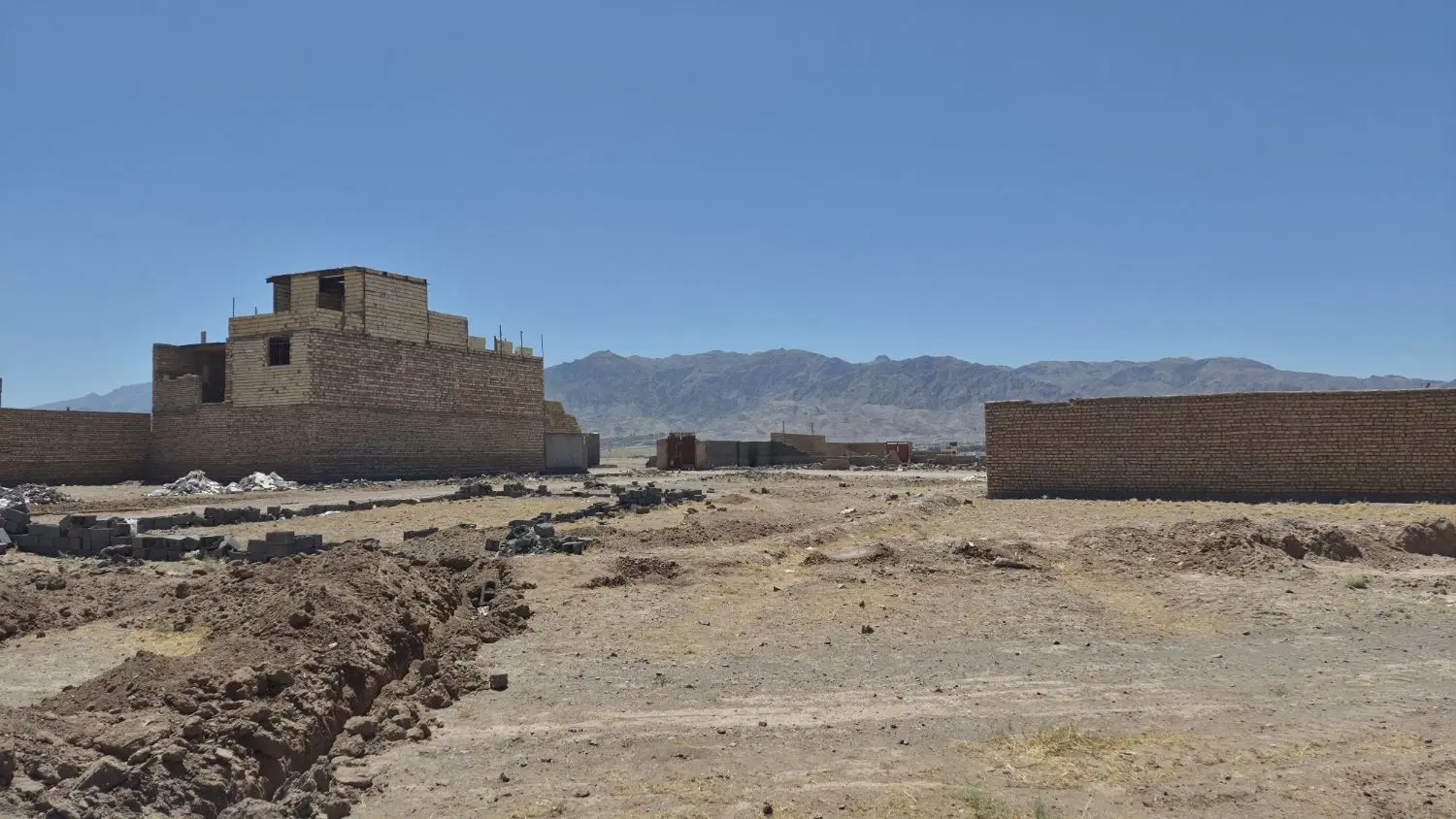 زمین حاشیه ۳۰ متری