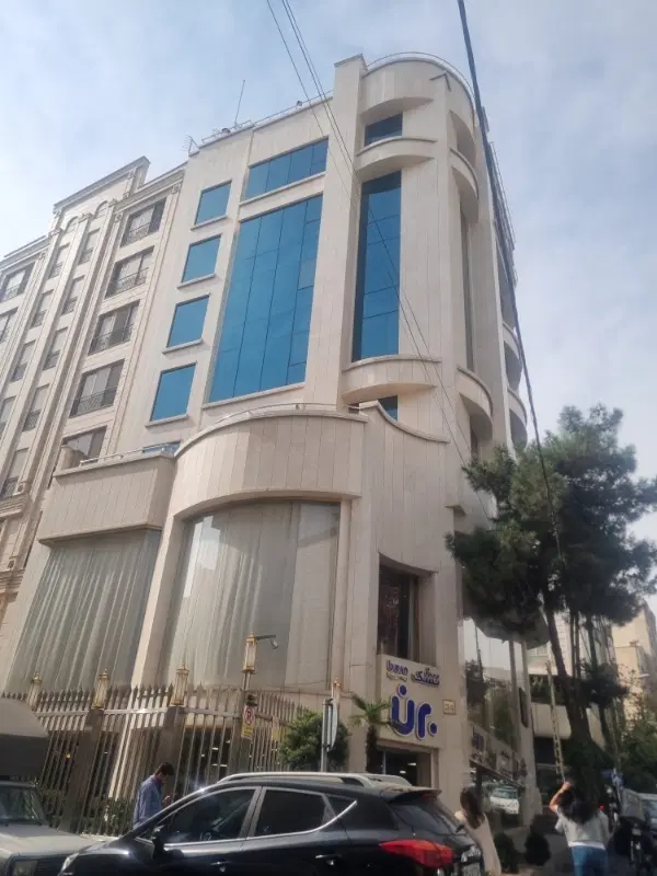 ۱۲۰ متر مناسب تمامی مشاغل با ۲ پارکینگ