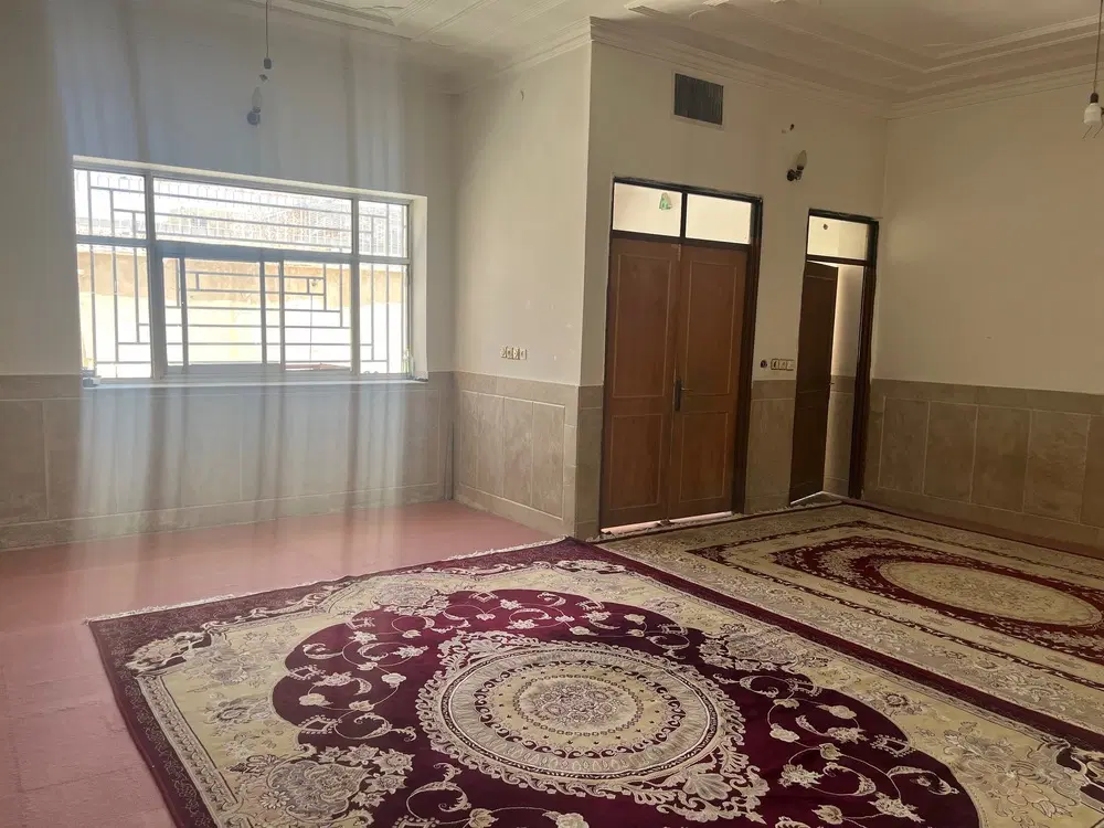 خانه  ویلایی  خیابان  آزادگان  وثارلا
