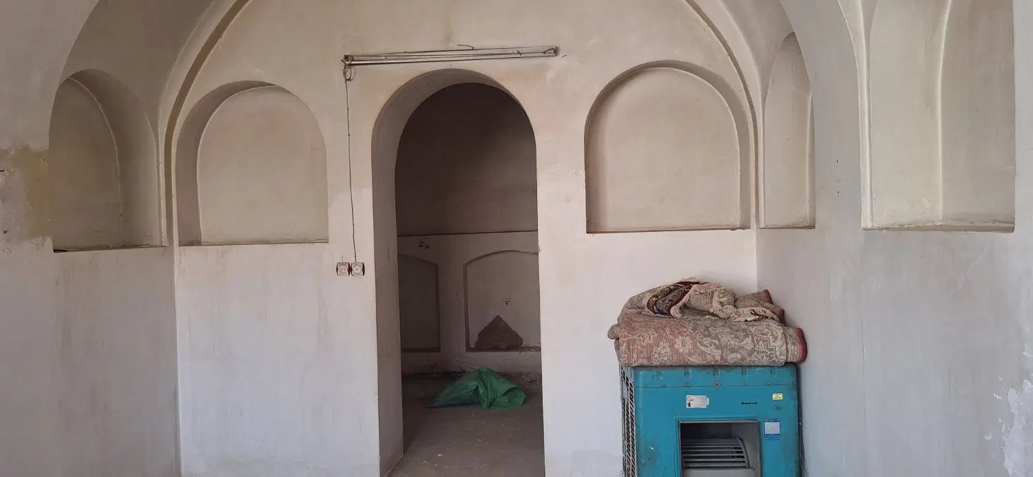 فروش خانه سنتی با معماری طاق و چشمه‌ای