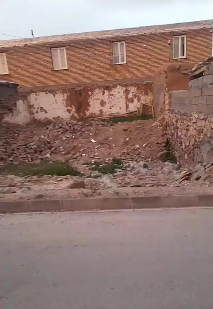 زمین در آزاد سفلی