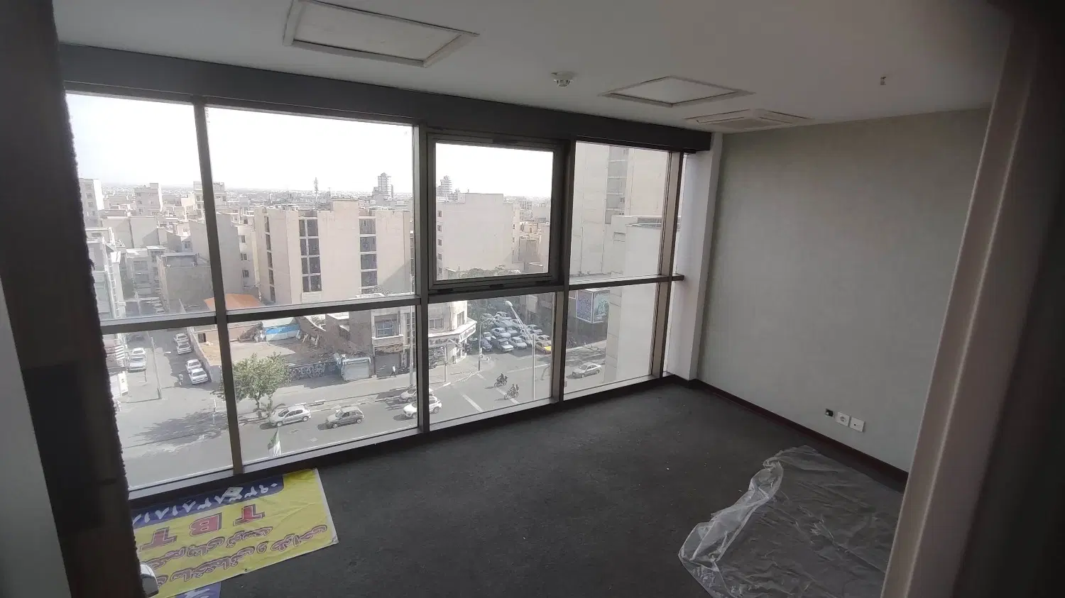 اجاره برج لوکس بر خیابان آزادی سند اداری