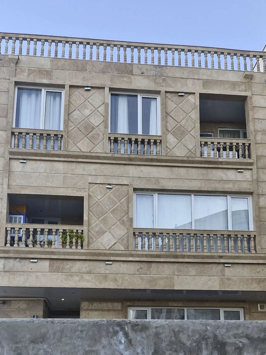 رهن و اجاره ی اپارتمان ۳ خوابه