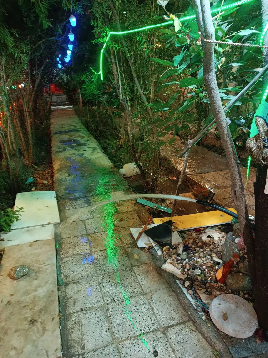 باغچه چهاردیواری همه چیز تکمیل