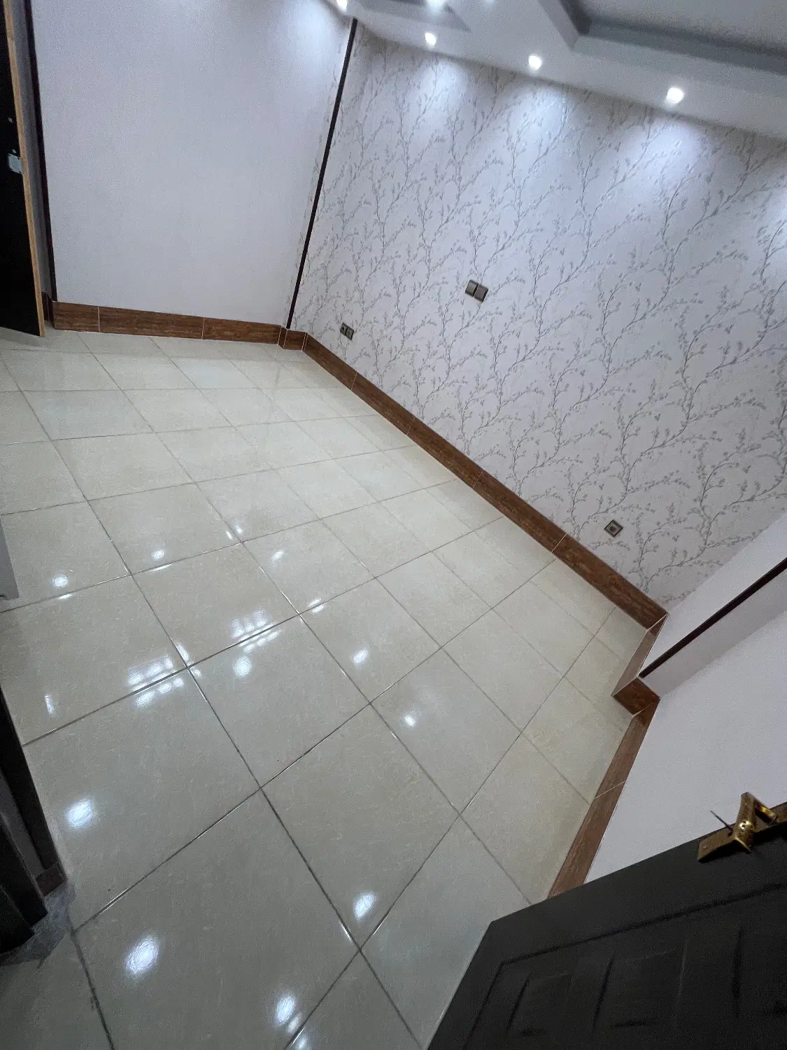 رهن اپارتمان سه خواب باهنر تاپ لوکیشن