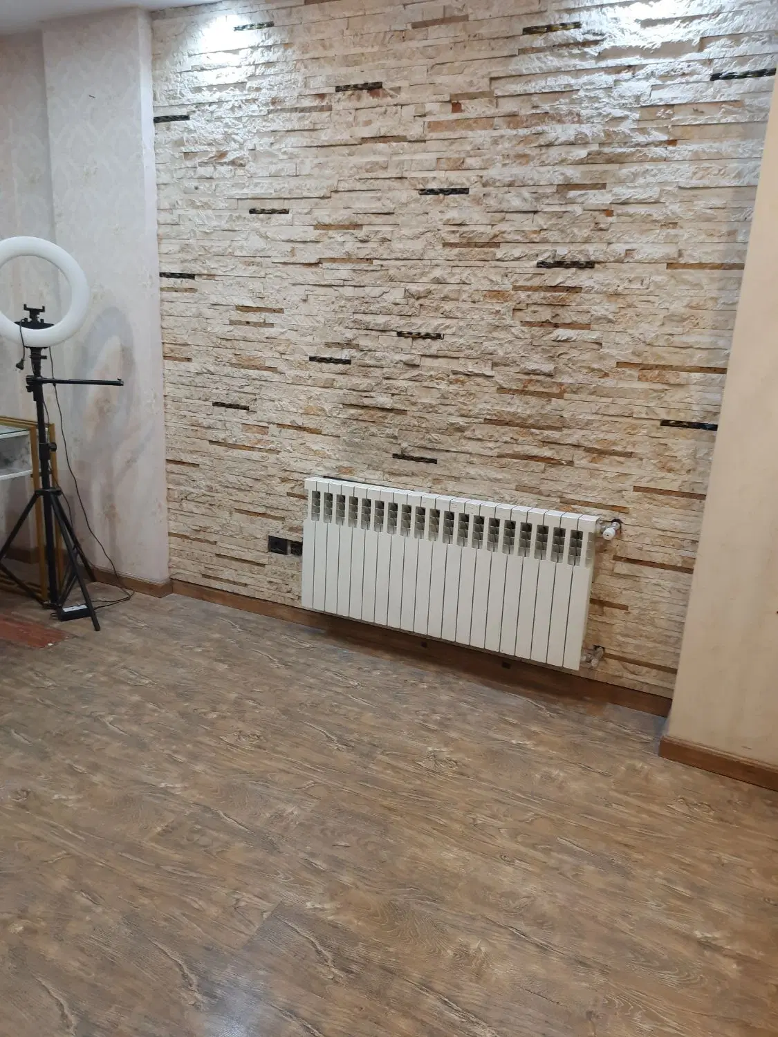 اجاره اتاق و میز ناخن در سالن زیبایی