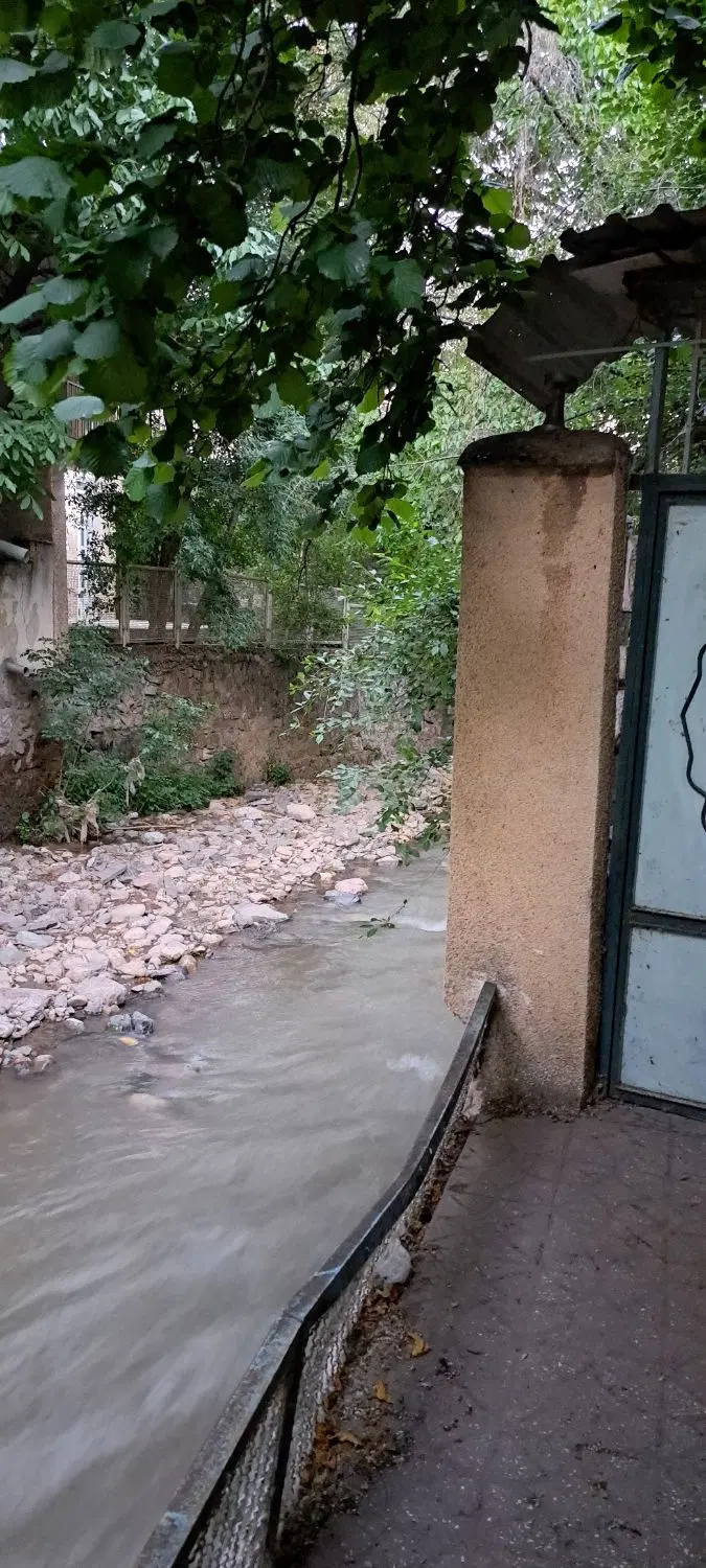 ۲۰۰ متر زمین ۱۰۰ متر بنای جواز دار