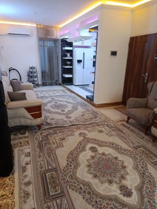 یک خانه در دوطبقه 200 متر زیر بنا با 135 متر زمین