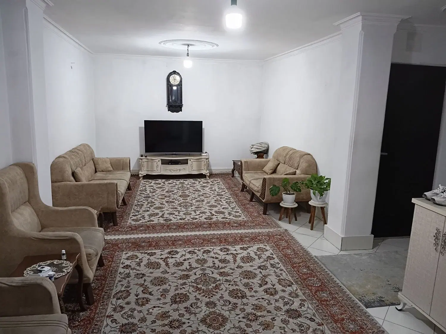اجاره واحد60متری طبقه اول گلستان نسترن1