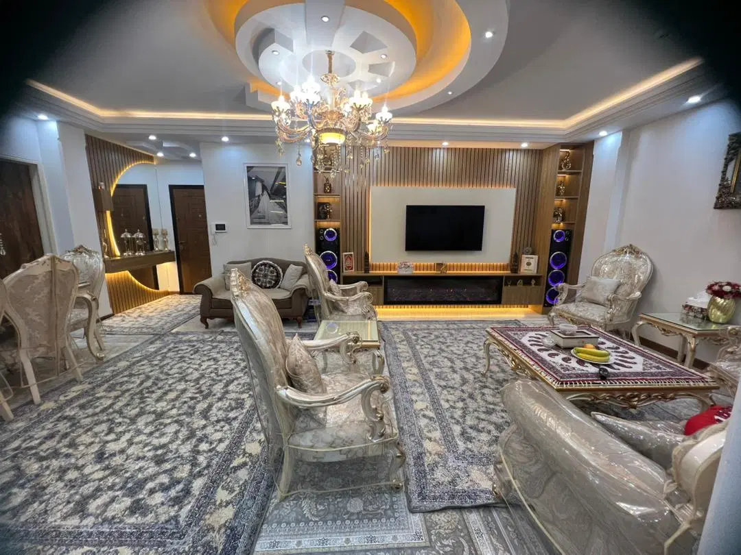 آپارتمان 100 متری خوش نقشه مربع