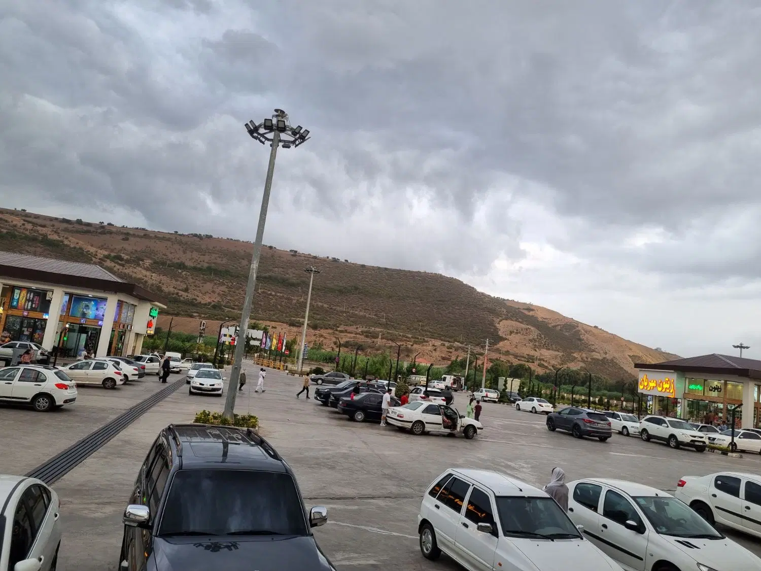 ۲۴۰ متر زمین مسکونی خرشک روبروی  دالفک خرشک