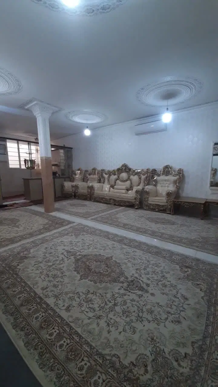 ساختمان سه طبقه درموسوی راه جدا