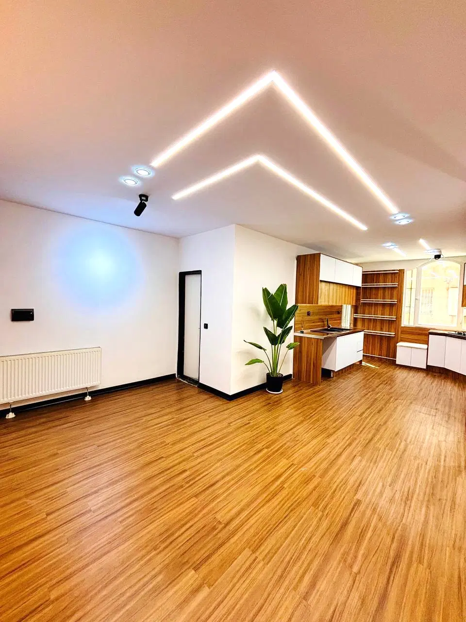 ۵۰مترسندتکبرگ+پارکینگ دار_نماترآورتن(رومی_روبنما