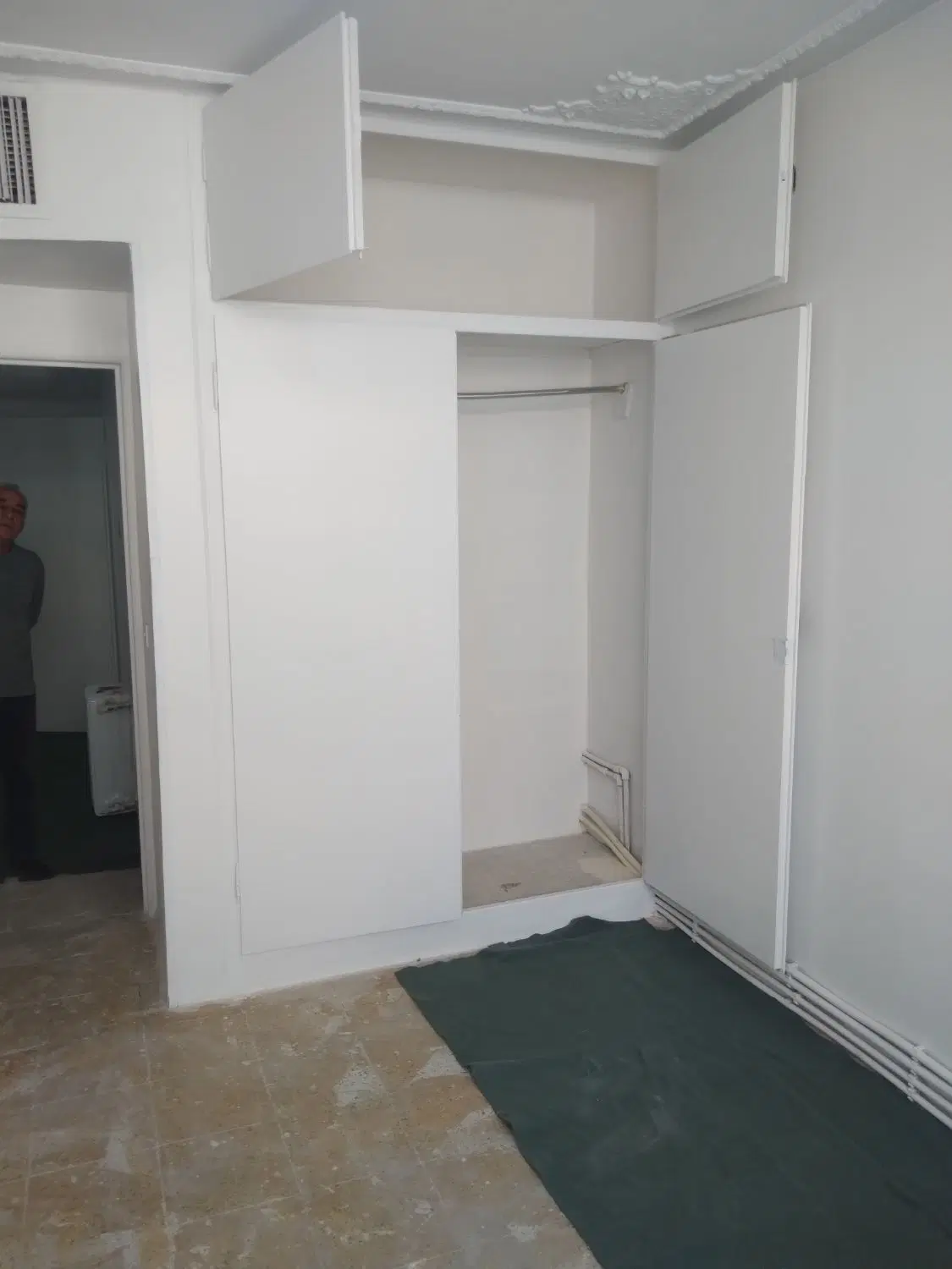 اجاره یک واحد آپارتمان مسکونی نقاشی شده