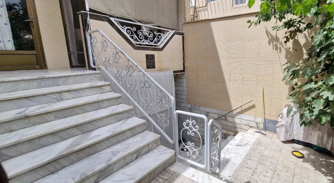 خانه دوطبقه کامل و دو نبش