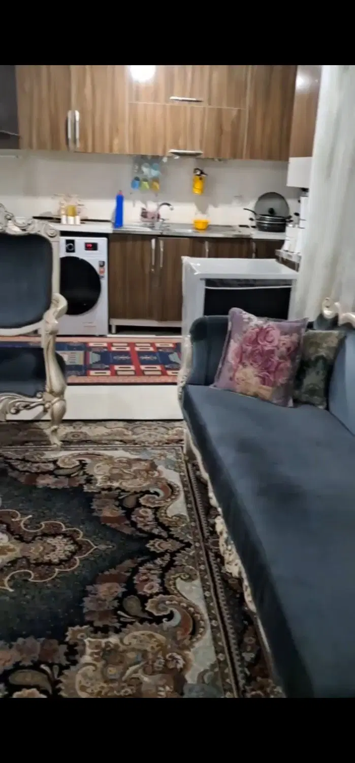 واحد نقلی خیابان امام