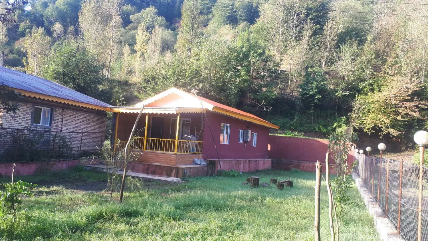 ویلای جنگلی زیبا لب رودخانه