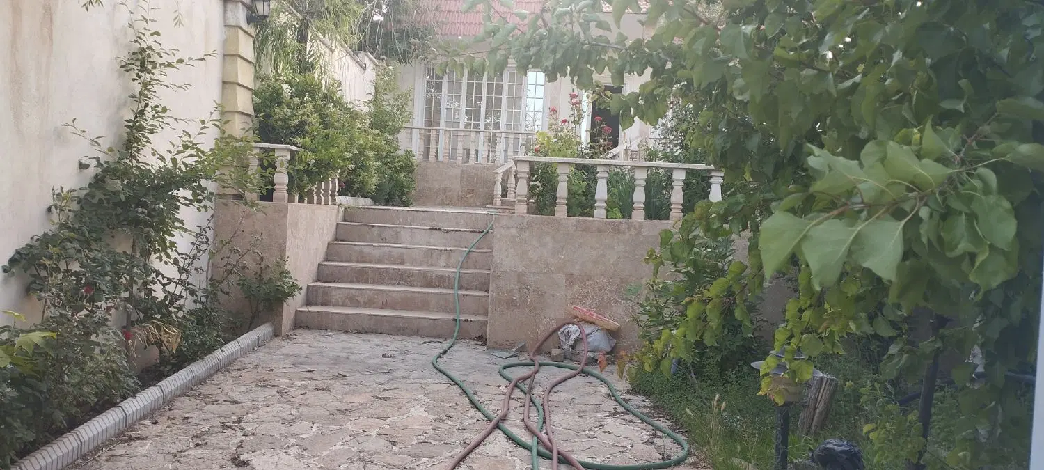 باغ ۳۰۰ متری